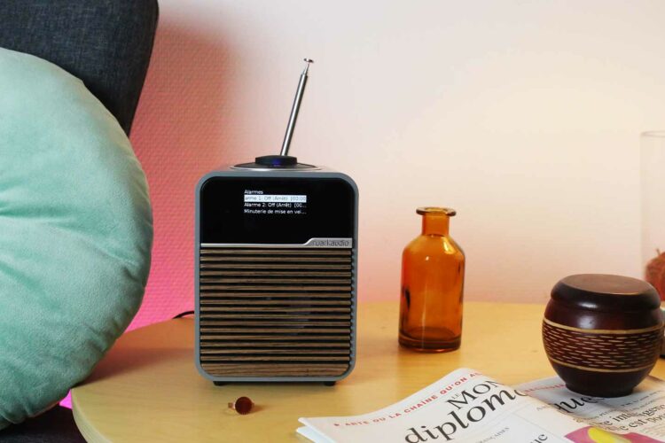 Le radio-réveil connecté : une alternative au smartphone au réveil et couché